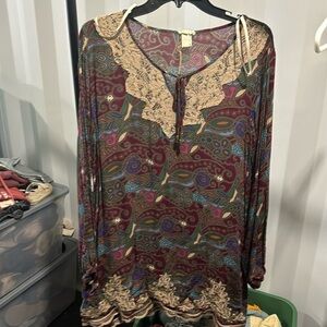 Buckle gimmicks long tunic top